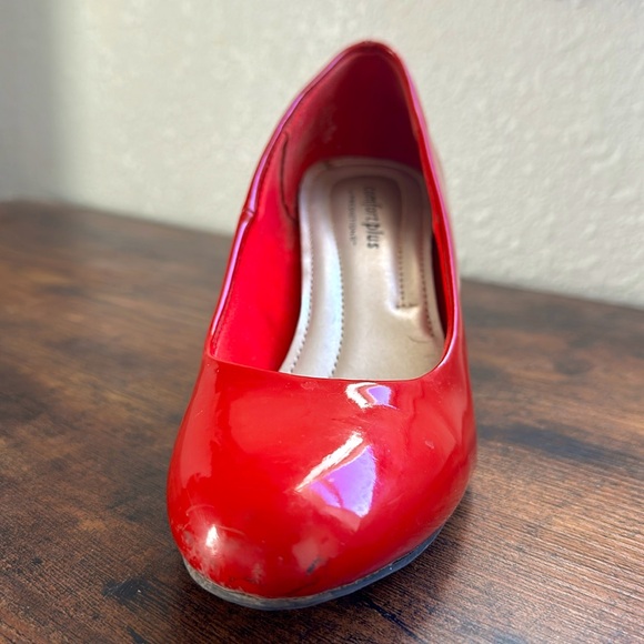 Red Comfort Plus Heels - Picture 6 of 11